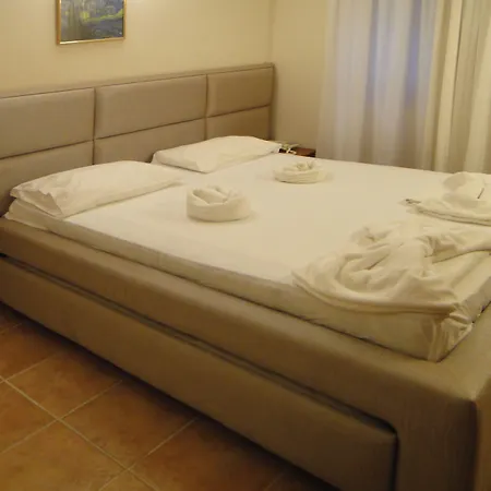 Ξενοδοχείο Ford 3*