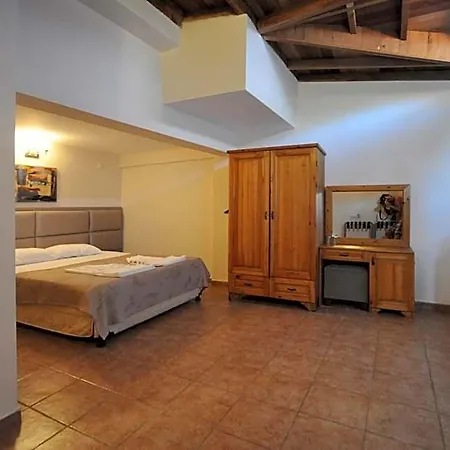 Hotel Ford 3*