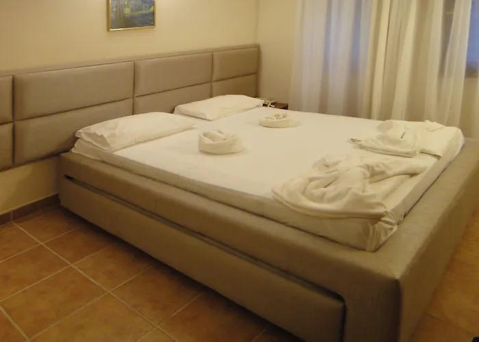Hotell Ford 3*